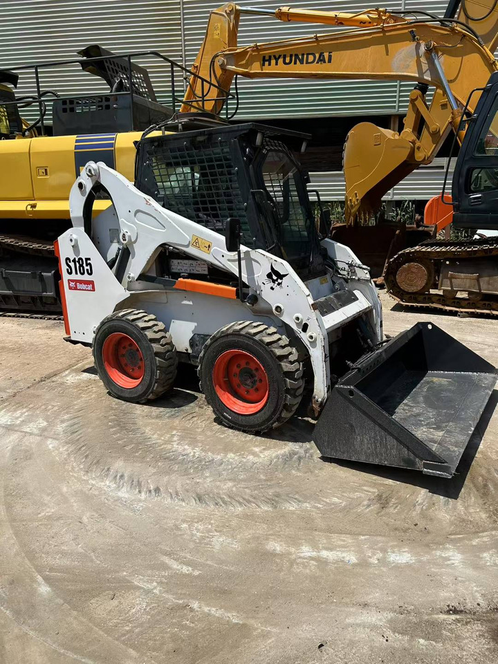 BOBCAT Skid Steer Loader S185 - Šmykom riadený nakladač: obrázok 2 BOBCAT Skid Steer Loader S185 - Šmykom riadený nakladač: obrázok 2