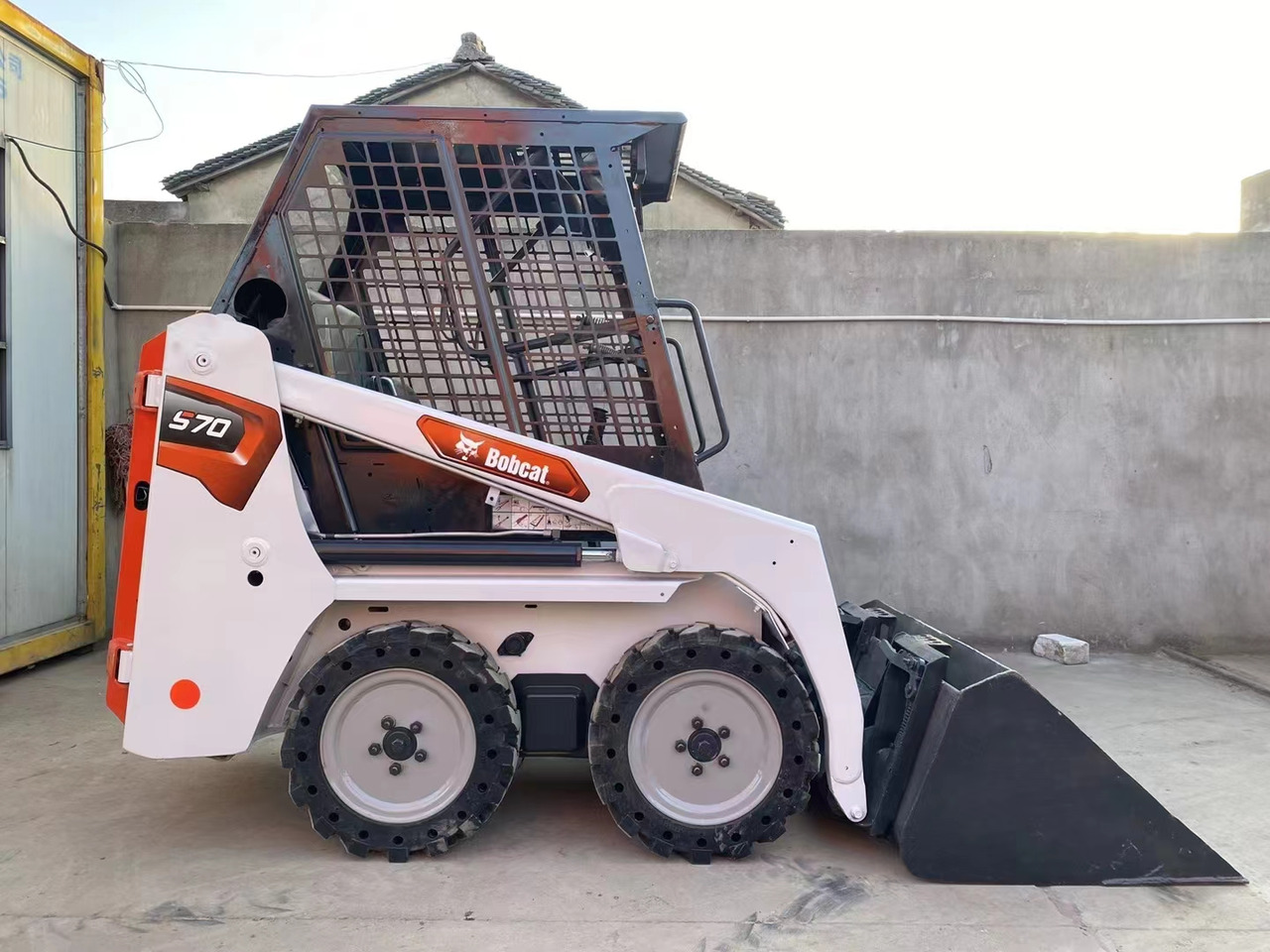 BOBCAT Skid Steer Loader S70 - Šmykom riadený nakladač: obrázok 1 BOBCAT Skid Steer Loader S70 - Šmykom riadený nakladač: obrázok 1