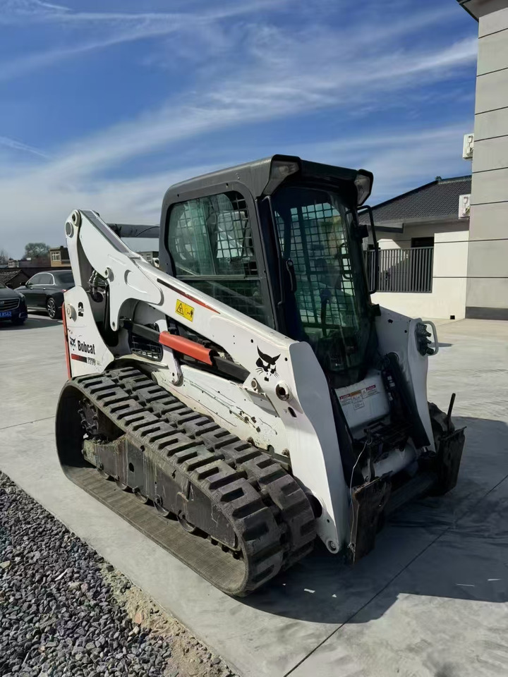 BOBCAT Skid Steer Loader T770 Good Condition - Šmykom riadený nakladač: obrázok 4 BOBCAT Skid Steer Loader T770 Good Condition - Šmykom riadený nakladač: obrázok 4