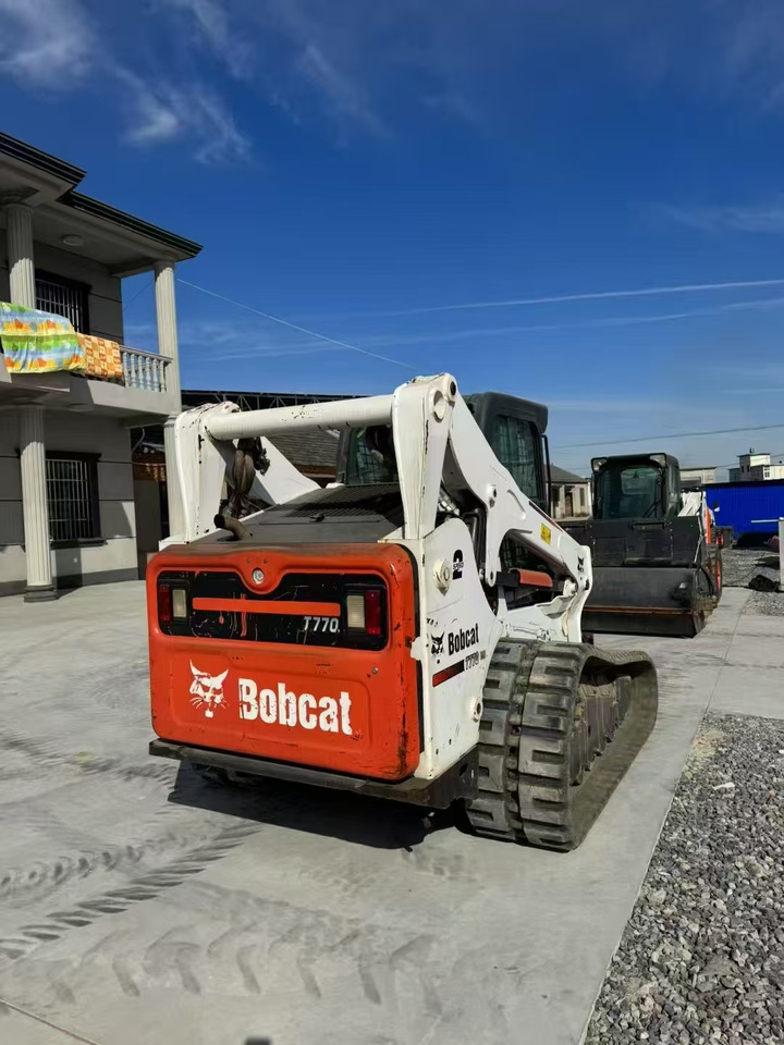 BOBCAT Skid Steer Loader T770 Good Condition - Šmykom riadený nakladač: obrázok 5 BOBCAT Skid Steer Loader T770 Good Condition - Šmykom riadený nakladač: obrázok 5