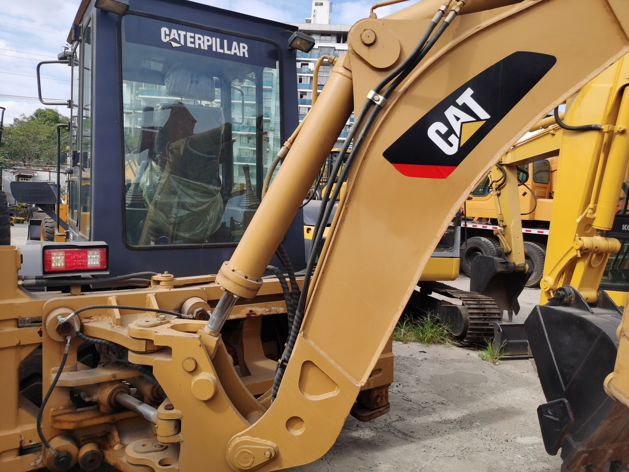 CAT 420F Backhoe Loader Click Here for Discount - Rýpadlo-nakladač: obrázok 3 CAT 420F Backhoe Loader Click Here for Discount - Rýpadlo-nakladač: obrázok 3
