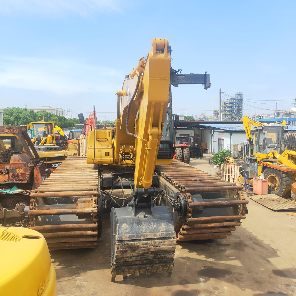 CATERPILLAR 320C - Pásové rýpadlo: obrázok 4 CATERPILLAR 320C - Pásové rýpadlo: obrázok 4