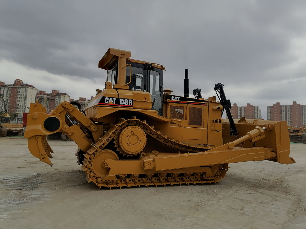 Buldozér CATERPILLAR D8R: obrázok 6