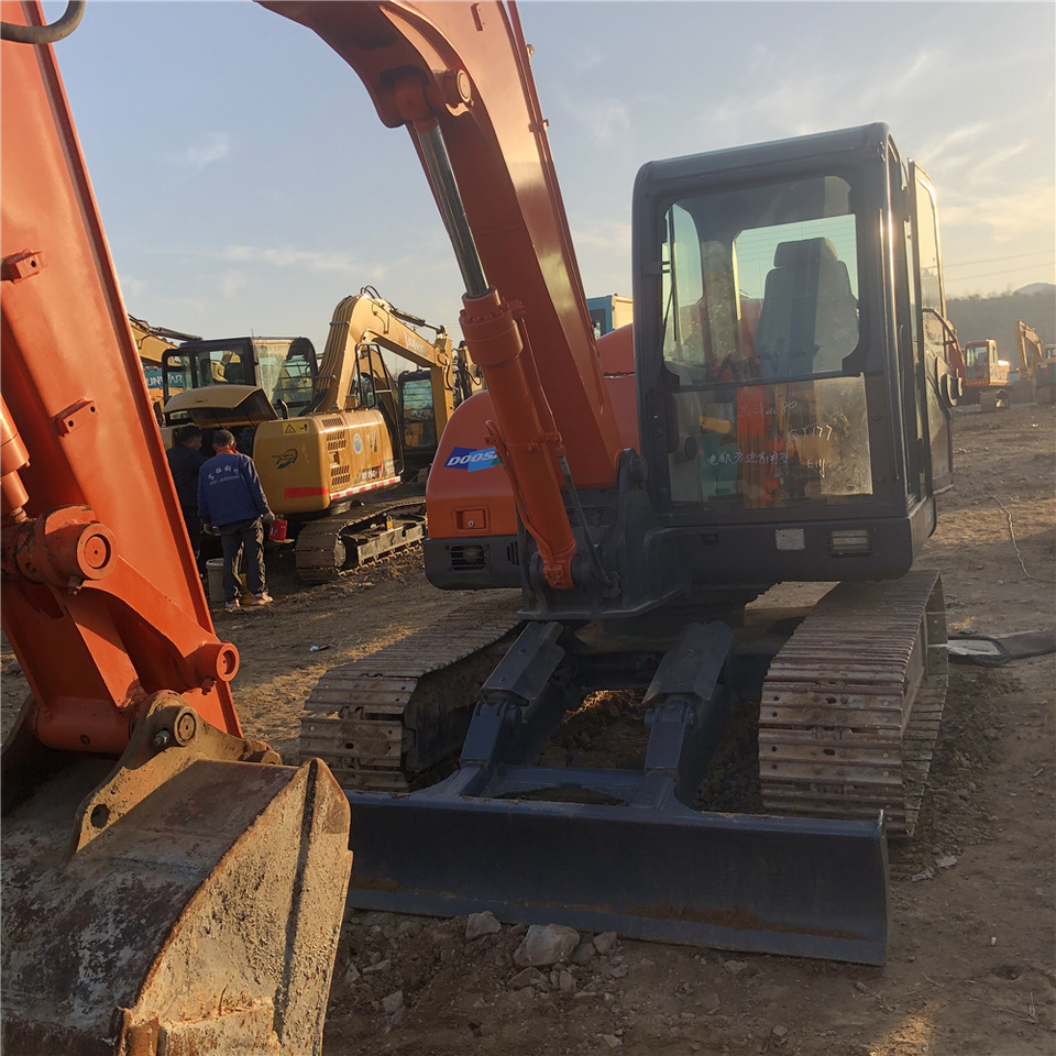 DOOSAN DH80-7 - Pásové rýpadlo: obrázok 4 DOOSAN DH80-7 - Pásové rýpadlo: obrázok 4