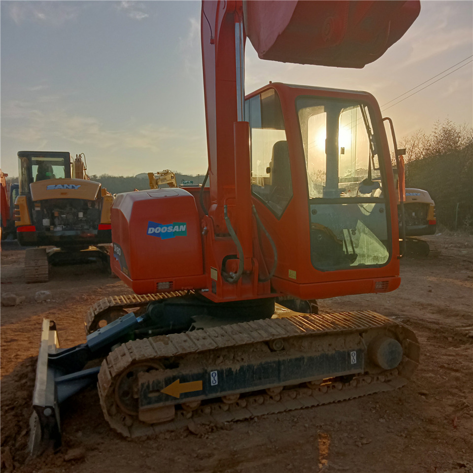 DOOSAN DH80 - Pásové rýpadlo: obrázok 4 DOOSAN DH80 - Pásové rýpadlo: obrázok 4