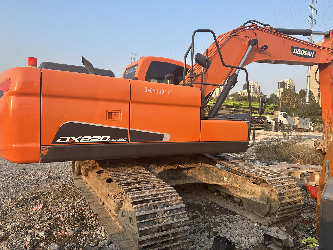 DOOSAN DX220 Crawler Excavator Good Condition - Pásové rýpadlo: obrázok 3 DOOSAN DX220 Crawler Excavator Good Condition - Pásové rýpadlo: obrázok 3