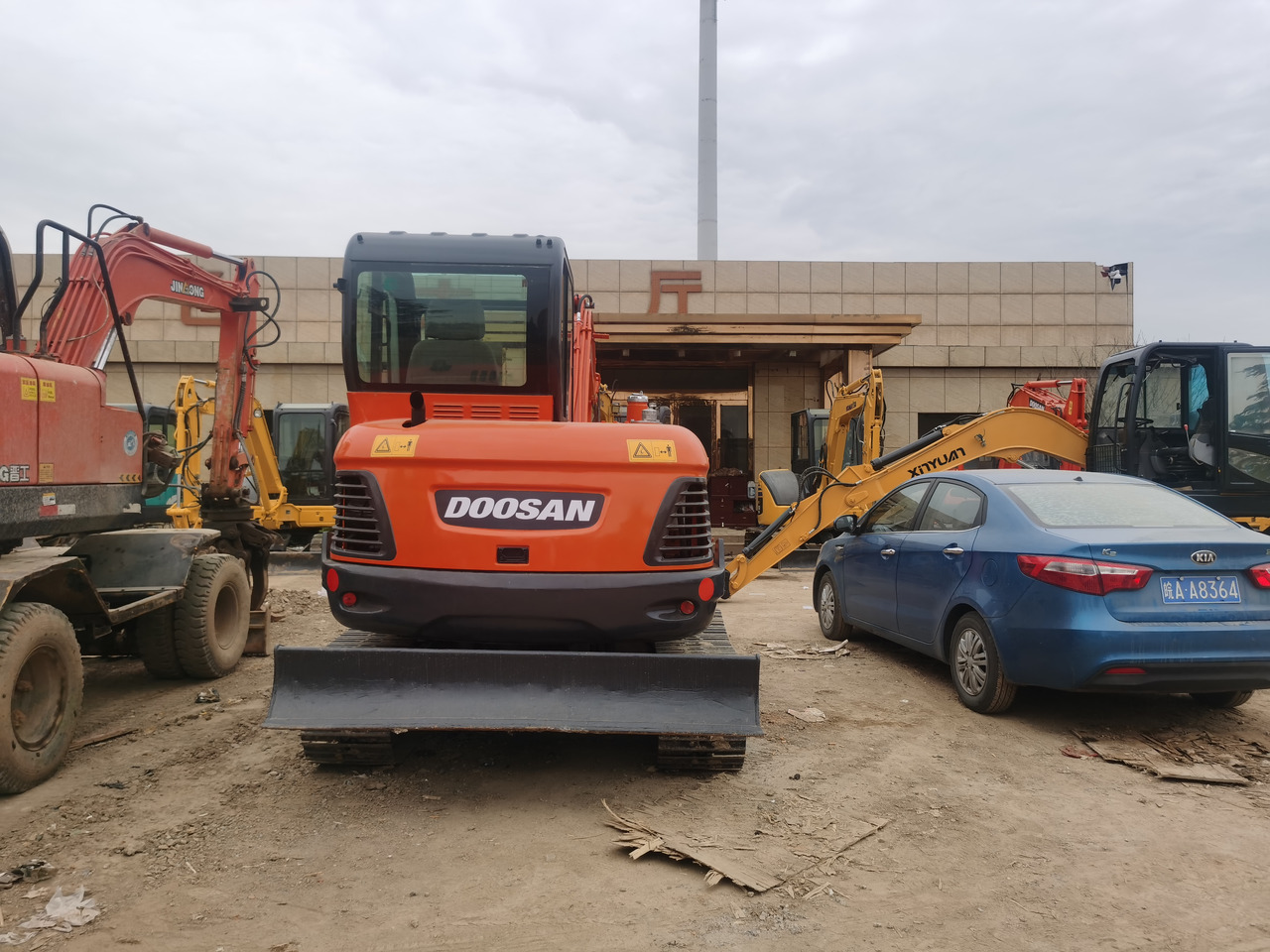 DOOSAN DX60 - Pásové rýpadlo: obrázok 5 DOOSAN DX60 - Pásové rýpadlo: obrázok 5