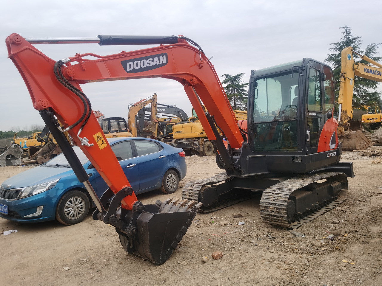 DOOSAN DX60 - Pásové rýpadlo: obrázok 1 DOOSAN DX60 - Pásové rýpadlo: obrázok 1