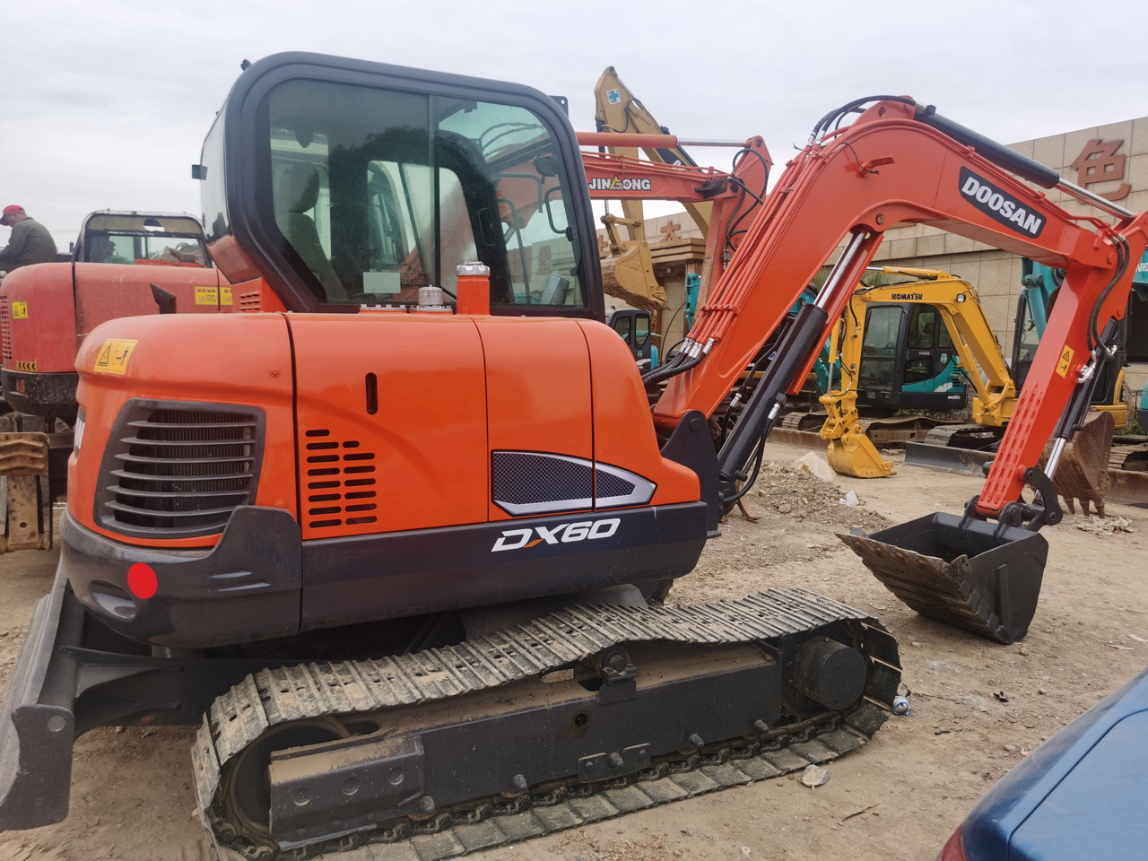 DOOSAN DX60 - Pásové rýpadlo: obrázok 4 DOOSAN DX60 - Pásové rýpadlo: obrázok 4