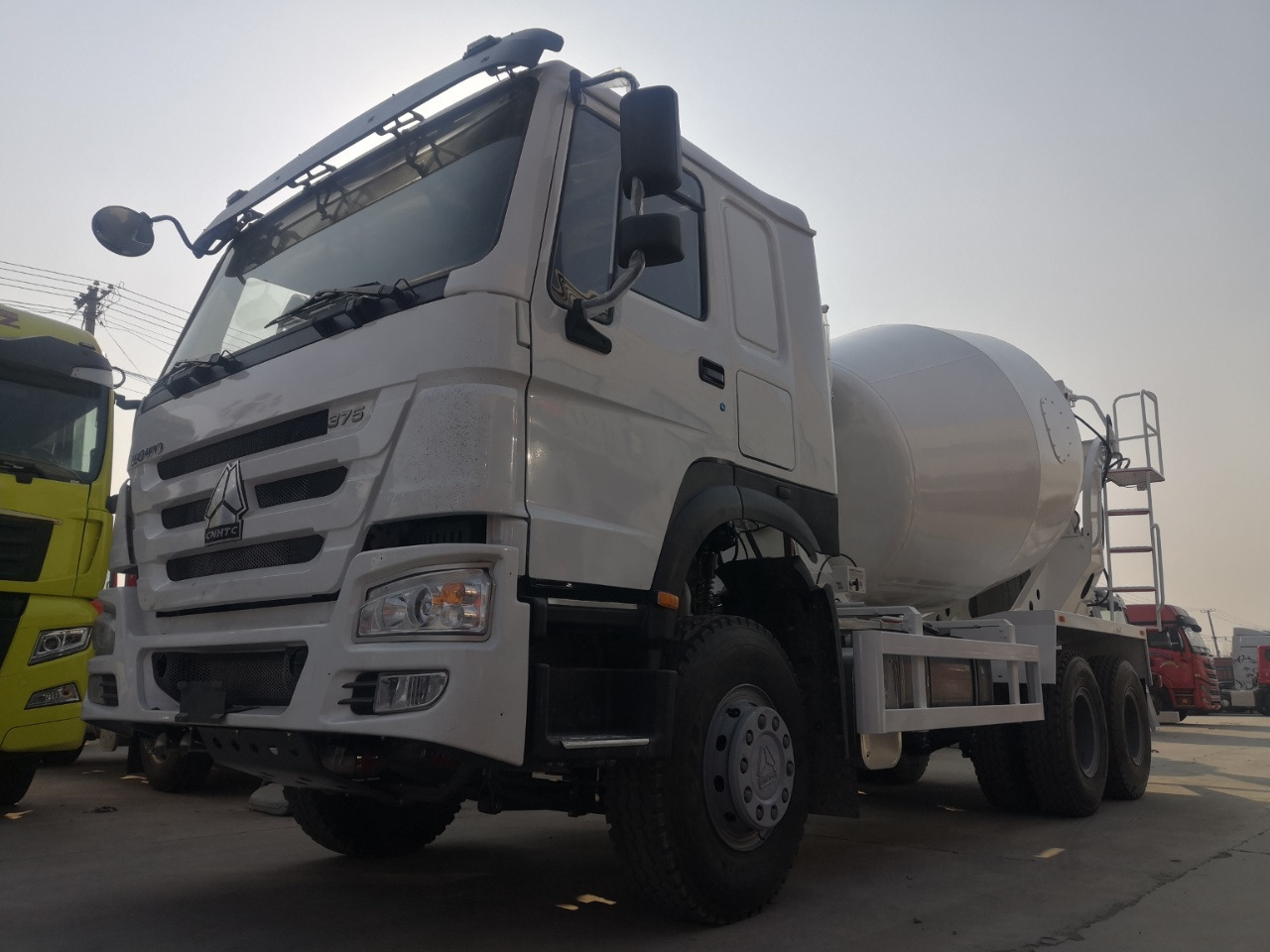 HOWO 10Cube Cement Mixer Truck 6*4 Click Here for Discount - Domiešavač: obrázok 2 HOWO 10Cube Cement Mixer Truck 6*4 Click Here for Discount - Domiešavač: obrázok 2