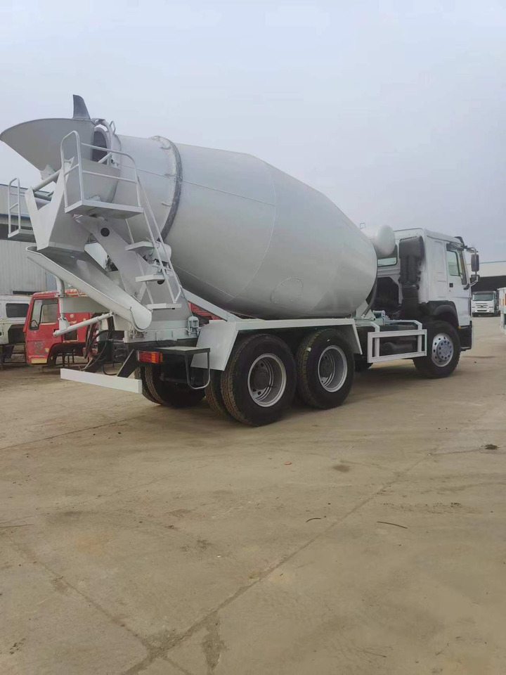 HOWO 375 Cement Mixer Truck 6*4 - Domiešavač: obrázok 5 HOWO 375 Cement Mixer Truck 6*4 - Domiešavač: obrázok 5