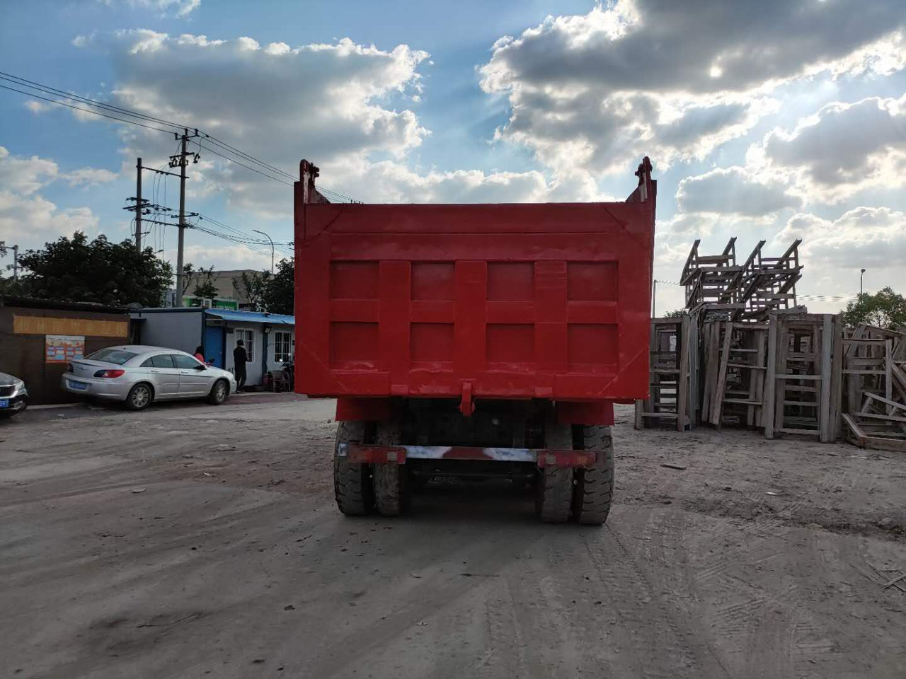 Leasing HOWO 375 Dump Truck 8*4 Click Here for Discount HOWO 375 Dump Truck 8*4 Click Here for Discount: obrázok 8