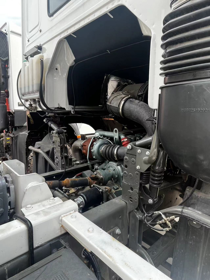 HOWO Cement Mixer Truck 12cube Click Here for Discount - Domiešavač: obrázok 2 HOWO Cement Mixer Truck 12cube Click Here for Discount - Domiešavač: obrázok 2