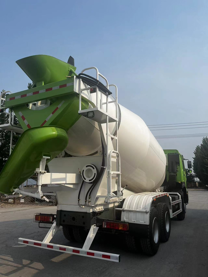 HOWO Cement Mixer Truck 6*4 - Domiešavač: obrázok 4 HOWO Cement Mixer Truck 6*4 - Domiešavač: obrázok 4