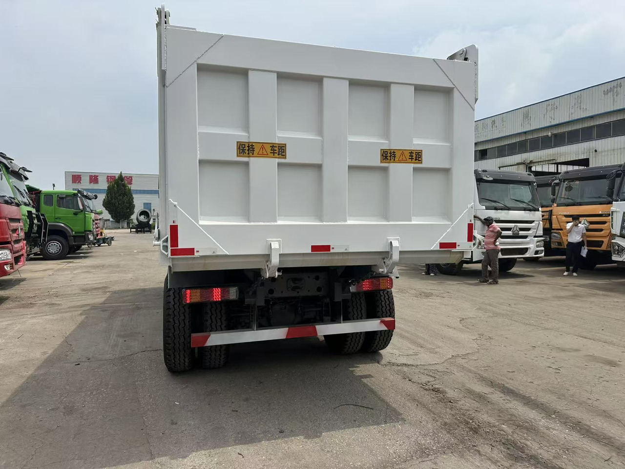 HOWO Howo Dump truck 6✖4 White - Sklápač: obrázok 5 HOWO Howo Dump truck 6✖4 White - Sklápač: obrázok 5