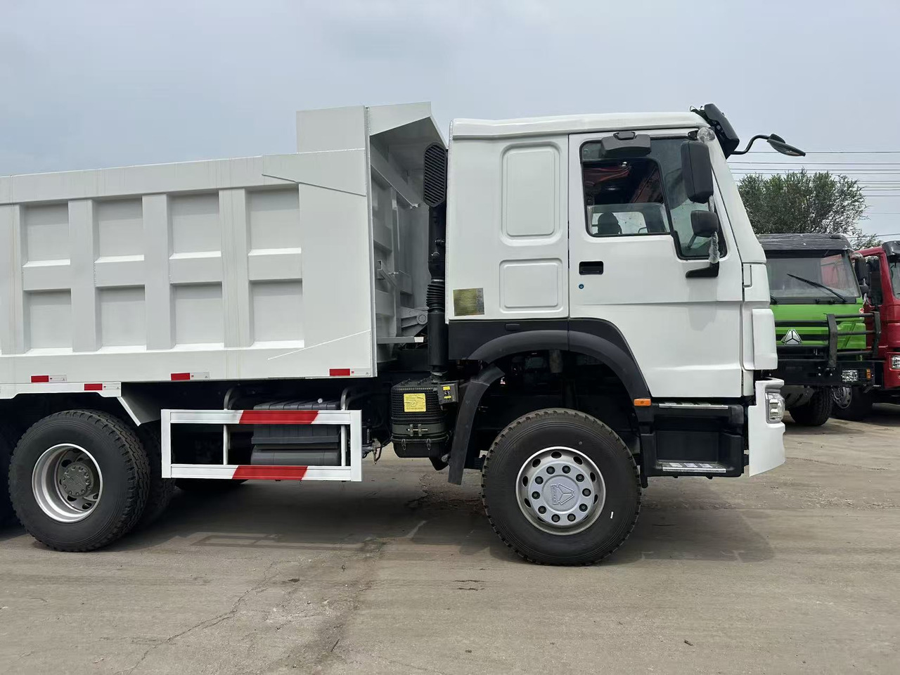 HOWO Howo Dump truck 6✖4 White - Sklápač: obrázok 3 HOWO Howo Dump truck 6✖4 White - Sklápač: obrázok 3