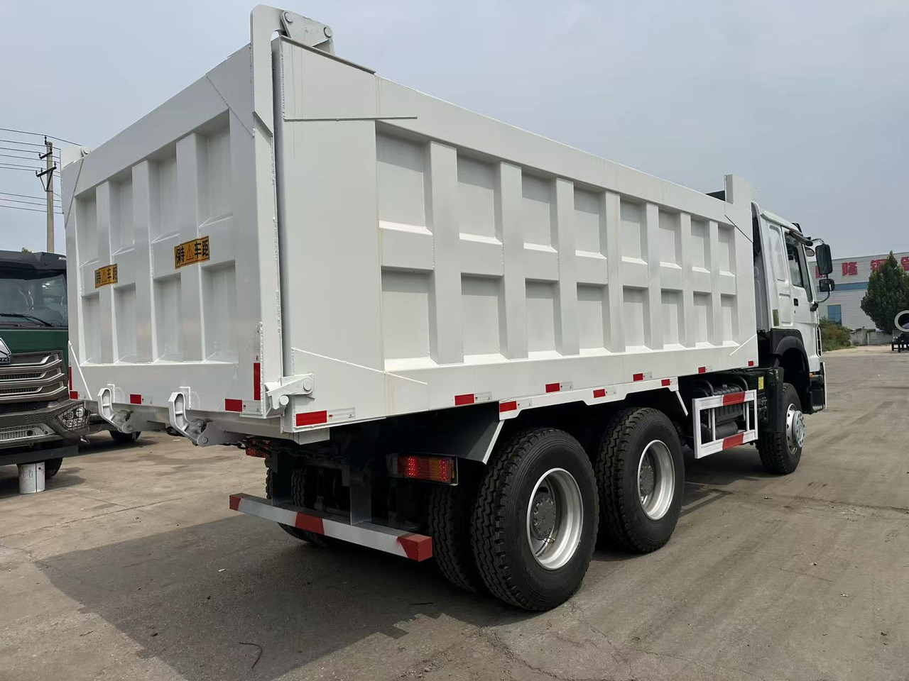 HOWO Howo Dump truck 6✖4 White - Sklápač: obrázok 4 HOWO Howo Dump truck 6✖4 White - Sklápač: obrázok 4