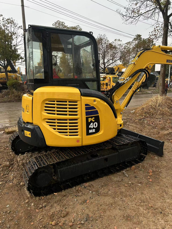 KOMATSU Mini Excavator PC40 With Enclosed Cab - Mini rýpadlo: obrázok 4 KOMATSU Mini Excavator PC40 With Enclosed Cab - Mini rýpadlo: obrázok 4