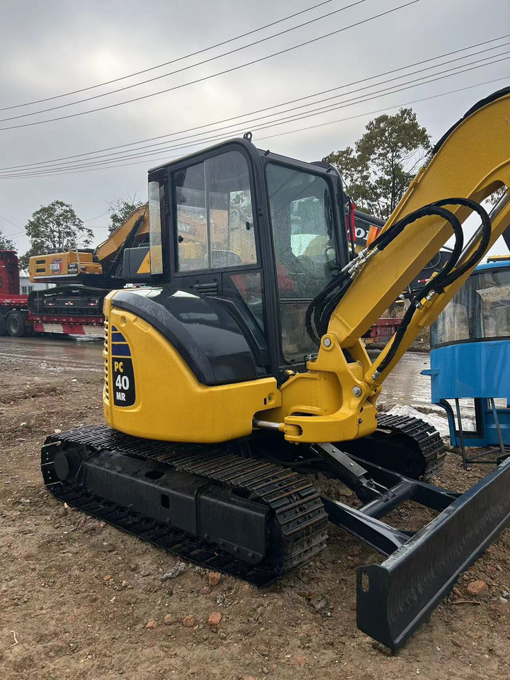 KOMATSU Mini Excavator PC40 With Enclosed Cab - Mini rýpadlo: obrázok 5 KOMATSU Mini Excavator PC40 With Enclosed Cab - Mini rýpadlo: obrázok 5