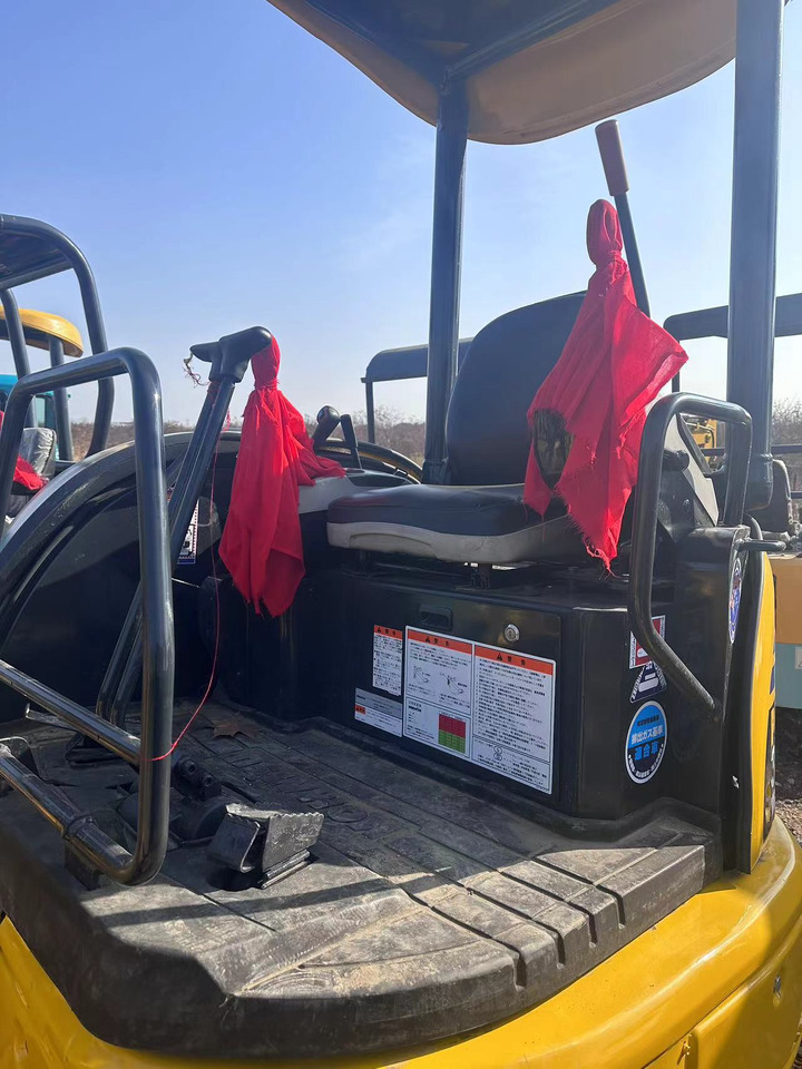 KOMATSU Mini Excavator Pc35 With Open Cab - Mini rýpadlo: obrázok 4 KOMATSU Mini Excavator Pc35 With Open Cab - Mini rýpadlo: obrázok 4