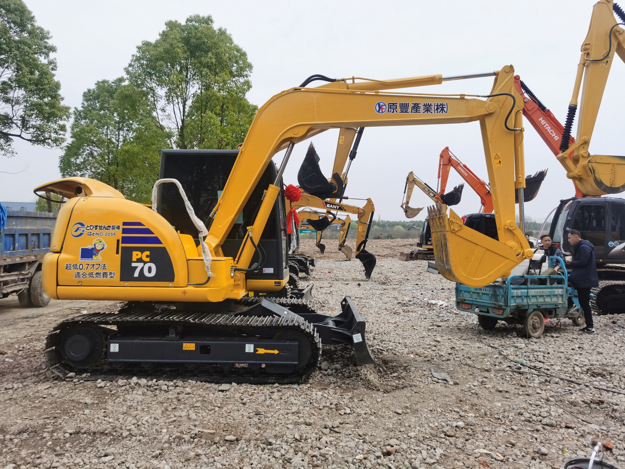 KOMATSU PC70-8 - Pásové rýpadlo: obrázok 3 KOMATSU PC70-8 - Pásové rýpadlo: obrázok 3