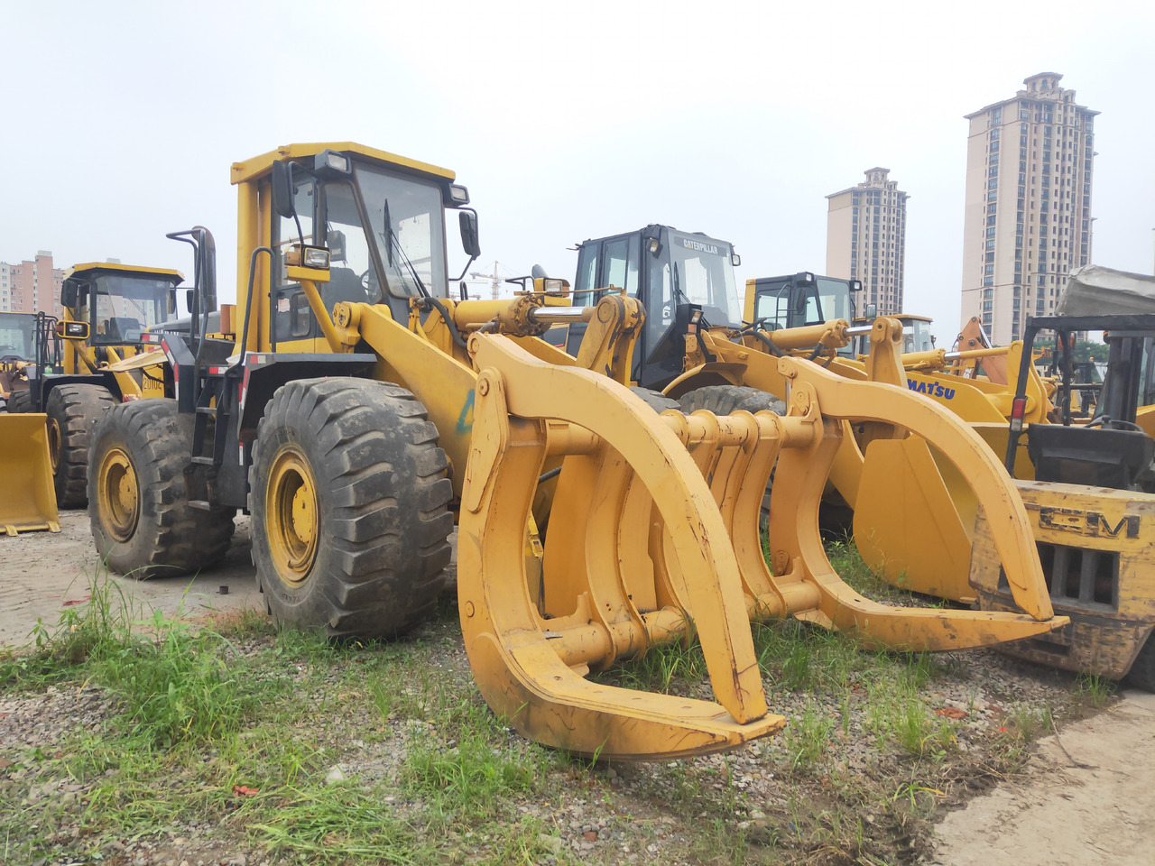 KOMATSU Wheel WA470-3 With a fork - Kolesový nakladač: obrázok 1 KOMATSU Wheel WA470-3 With a fork - Kolesový nakladač: obrázok 1