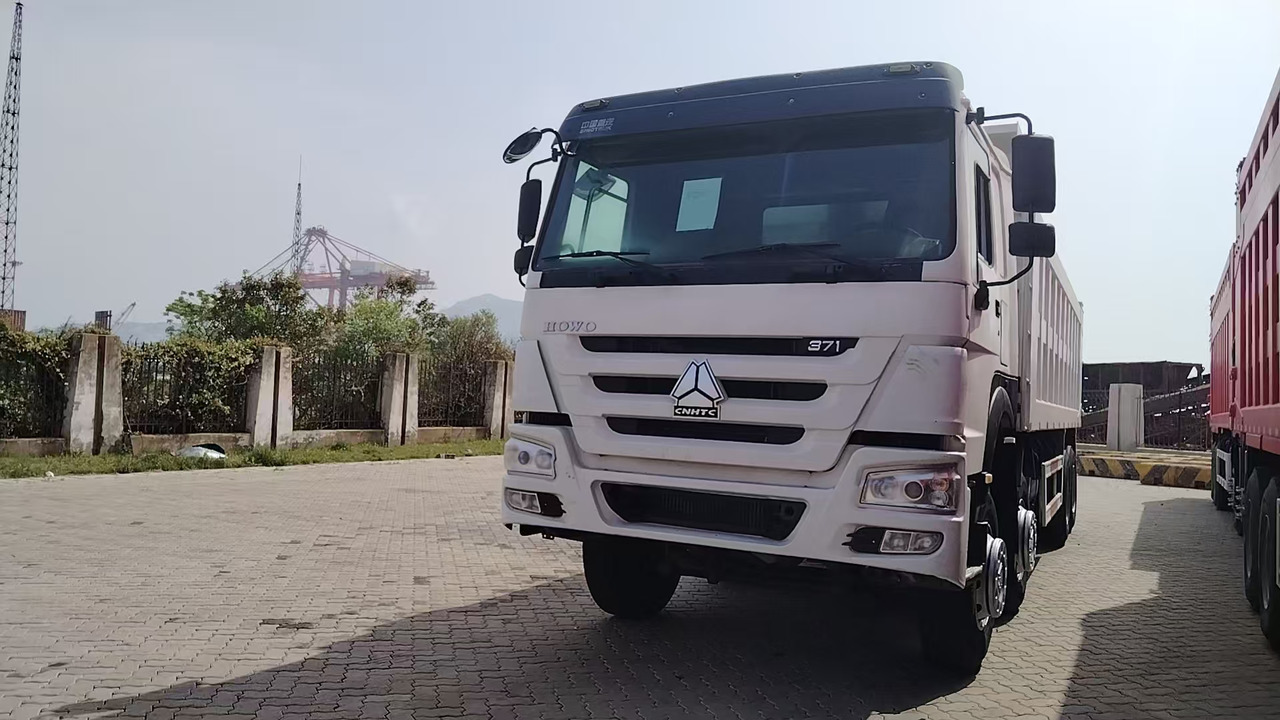 SINOTRUK HOWO 371 8x4 Dump Truck Click for Discount - Nákladné auto: obrázok 1 SINOTRUK HOWO 371 8x4 Dump Truck Click for Discount - Nákladné auto: obrázok 1