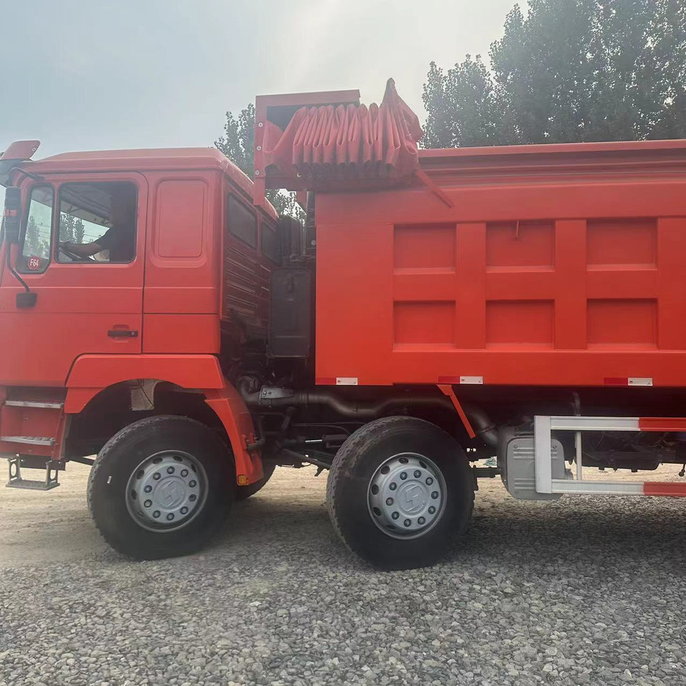 SINOTRUK HOWO Dump Truck 6x4 Click for Discount - Nákladné auto: obrázok 4 SINOTRUK HOWO Dump Truck 6x4 Click for Discount - Nákladné auto: obrázok 4