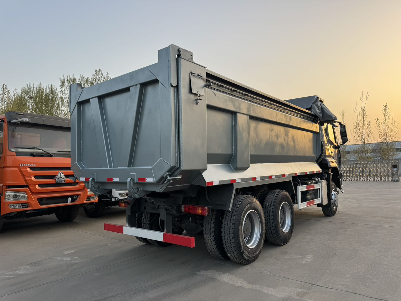 SINOTRUK HOWO NX430 6X4 - Nákladné auto: obrázok 5 SINOTRUK HOWO NX430 6X4 - Nákladné auto: obrázok 5