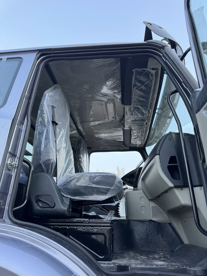 SINOTRUK HOWO NX430 6X4 - Nákladné auto: obrázok 3 SINOTRUK HOWO NX430 6X4 - Nákladné auto: obrázok 3