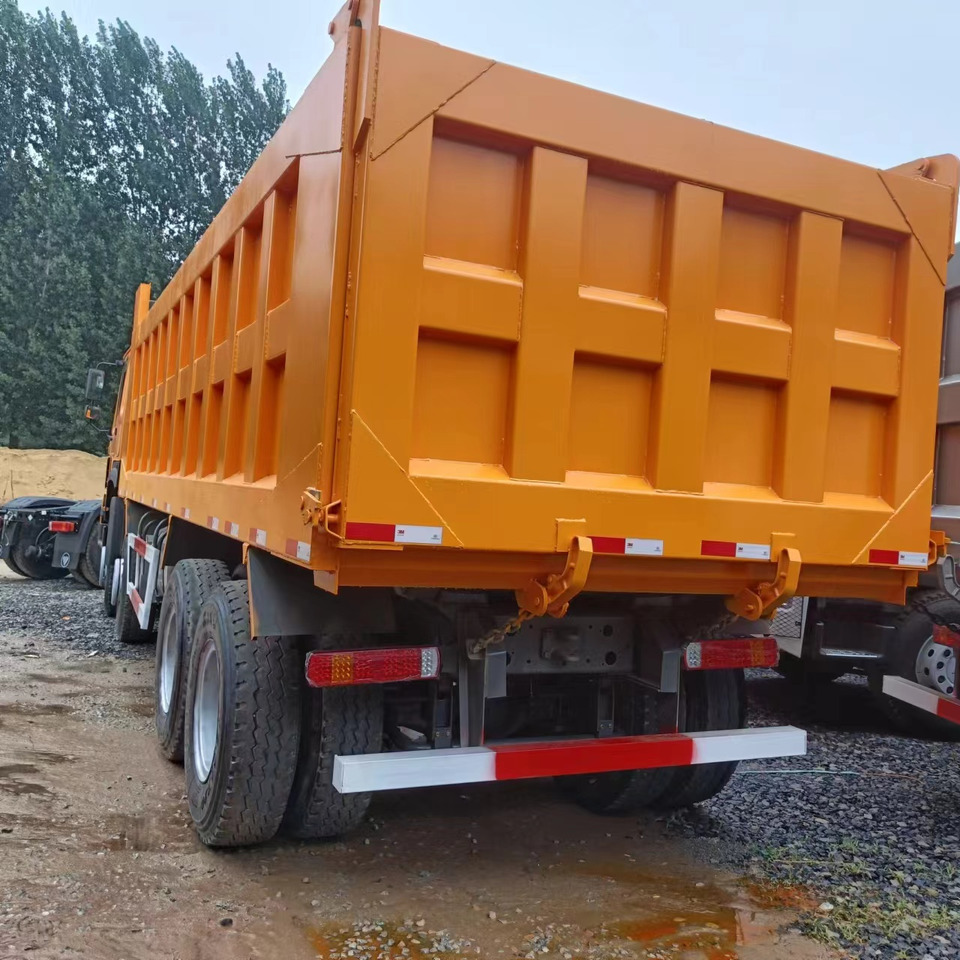 SINOTRUK 8x4 HOWO Dump Truck Click for Discount - Sklápač: obrázok 4 SINOTRUK 8x4 HOWO Dump Truck Click for Discount - Sklápač: obrázok 4