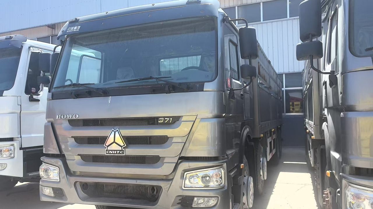 SINOTRUK HOWO 371 8X4 - Sklápač: obrázok 4 SINOTRUK HOWO 371 8X4 - Sklápač: obrázok 4