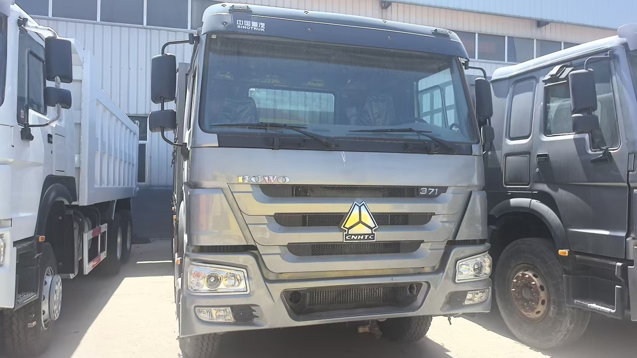 SINOTRUK HOWO 371 8X4 - Sklápač: obrázok 3 SINOTRUK HOWO 371 8X4 - Sklápač: obrázok 3
