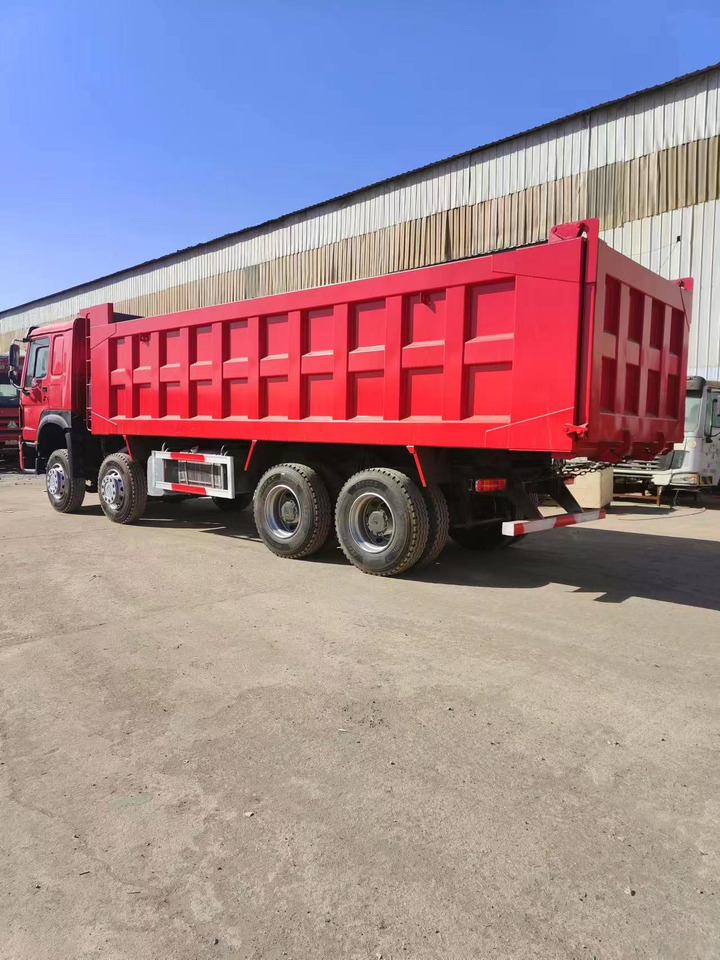 SINOTRUK HOWO 8x4 Dump Truck - Sklápač: obrázok 4 SINOTRUK HOWO 8x4 Dump Truck - Sklápač: obrázok 4