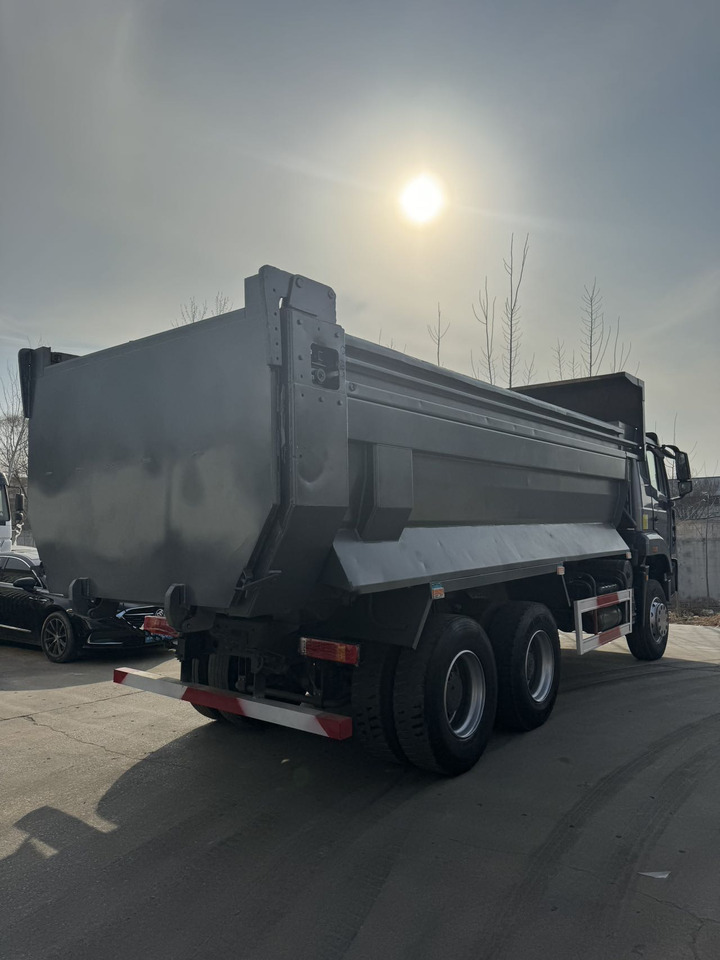 SINOTRUK HOWO - Sklápač: obrázok 4 SINOTRUK HOWO - Sklápač: obrázok 4