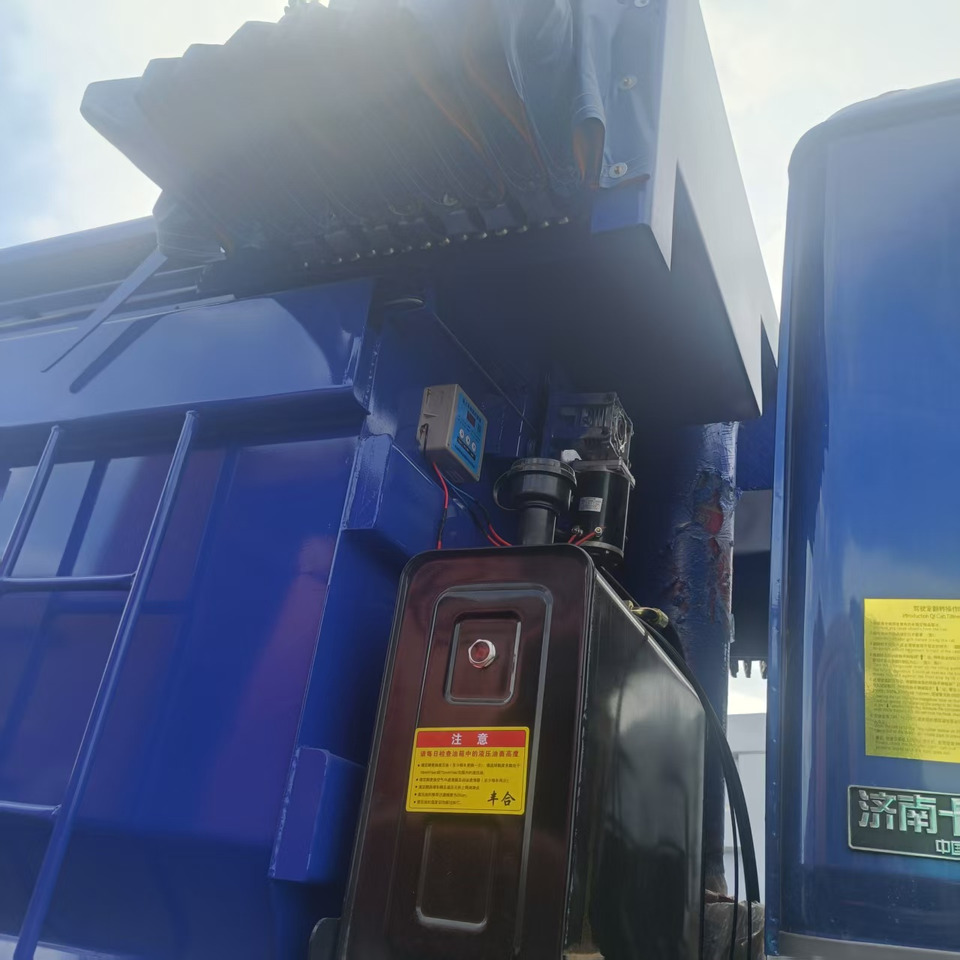 SINOTRUK HOWO NX400 8X4 - Sklápač: obrázok 2 SINOTRUK HOWO NX400 8X4 - Sklápač: obrázok 2