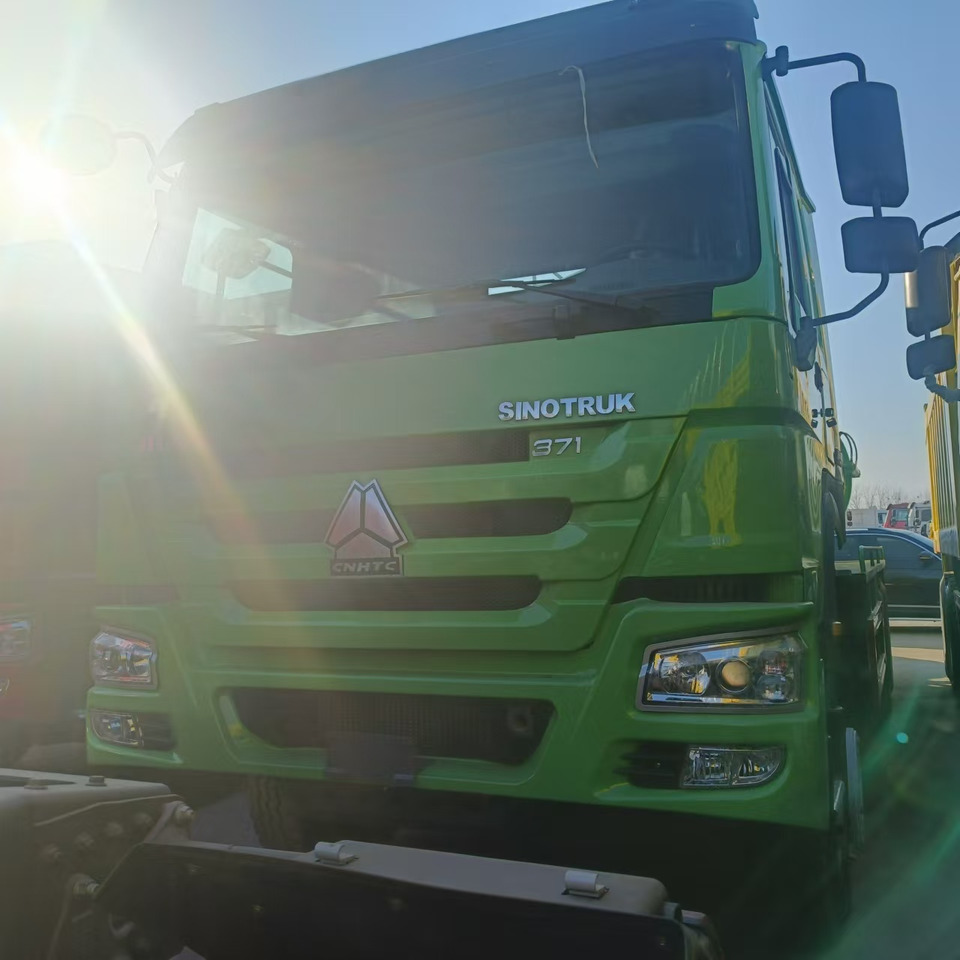 SINOTRUK HOWO Sewage Suction Truck 6*4 Click Here for Discount - Fekálne vozidlo: obrázok 4 SINOTRUK HOWO Sewage Suction Truck 6*4 Click Here for Discount - Fekálne vozidlo: obrázok 4