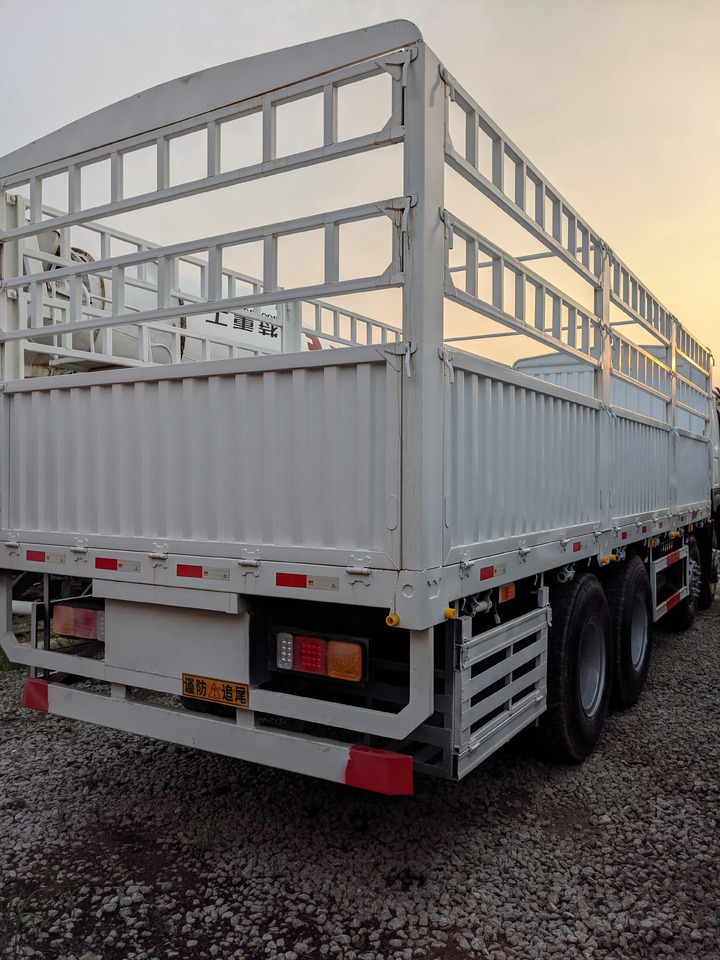 SINOTRUK howo 375 8x4 - Sklápač: obrázok 4 SINOTRUK howo 375 8x4 - Sklápač: obrázok 4
