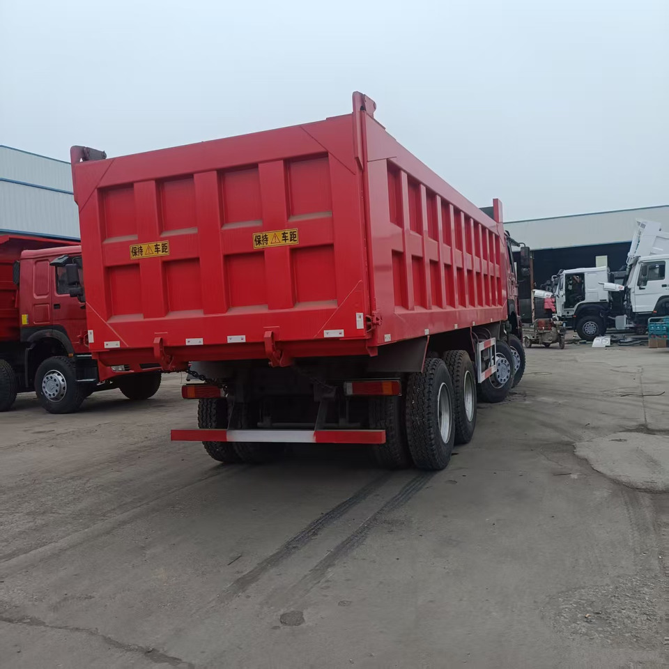 SINOTRUK howo 8x4 - Sklápač: obrázok 5 SINOTRUK howo 8x4 - Sklápač: obrázok 5