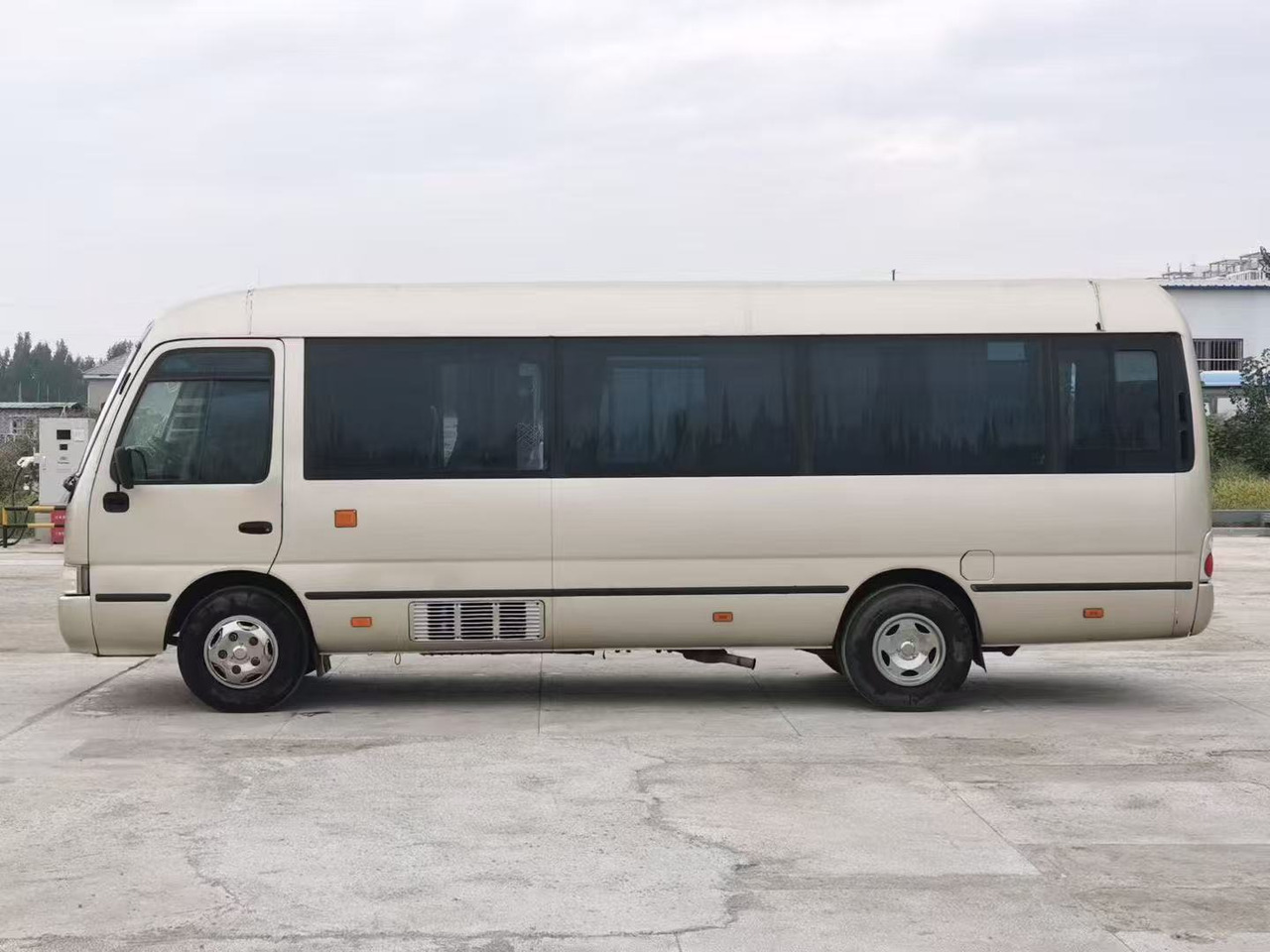 TOYOTA Coaster Mini Bus Good Conditon Automatic Doors Negotiable - Minibus, Mikrobus: obrázok 5 TOYOTA Coaster Mini Bus Good Conditon Automatic Doors Negotiable - Minibus, Mikrobus: obrázok 5