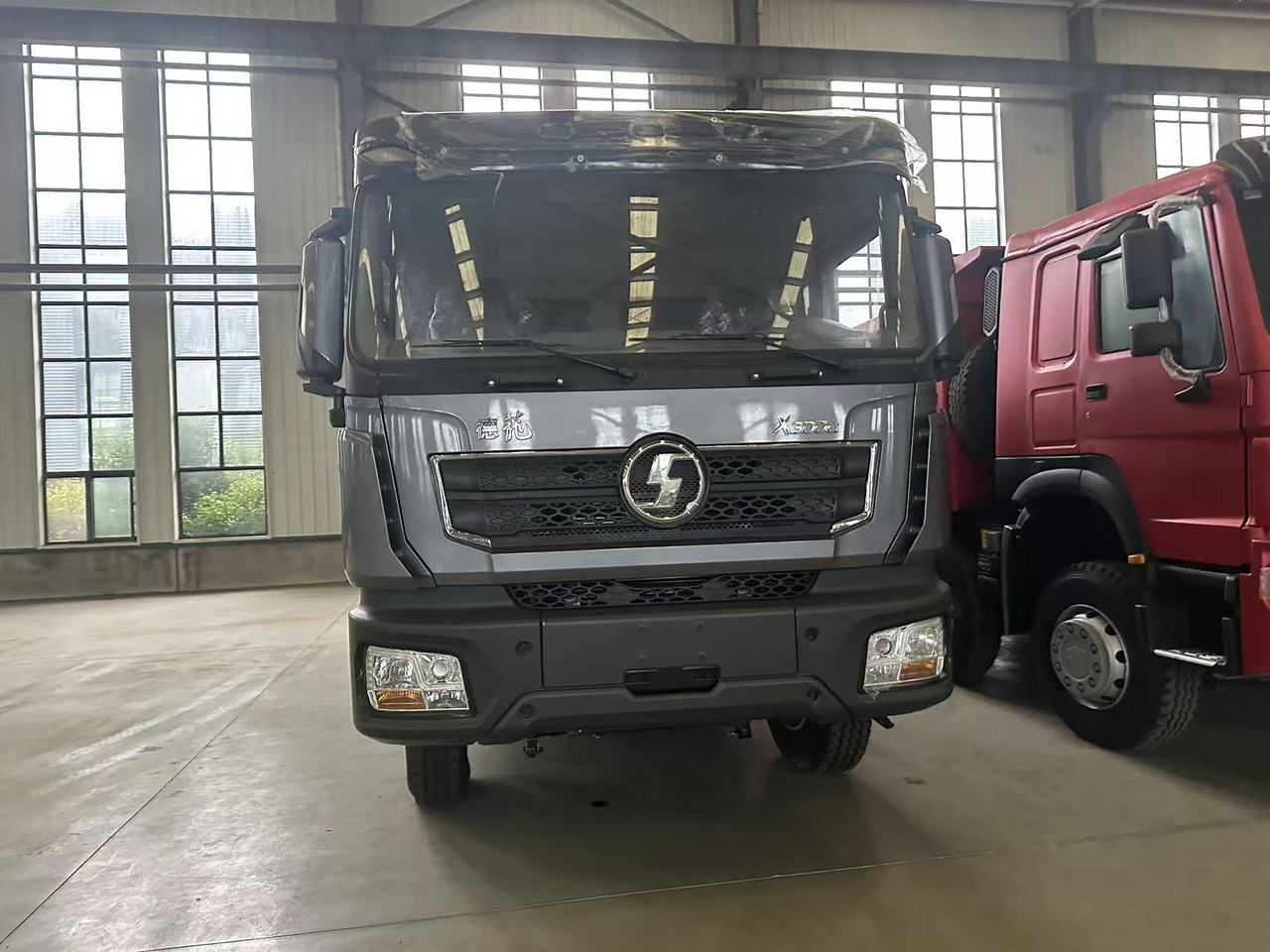 SHACMAN X3000 Dump Truck 6✖4 - Ťahač: obrázok 1 SHACMAN X3000 Dump Truck 6✖4 - Ťahač: obrázok 1