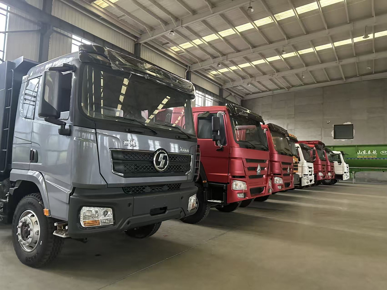 SHACMAN X3000 Dump Truck 6✖4 - Ťahač: obrázok 5 SHACMAN X3000 Dump Truck 6✖4 - Ťahač: obrázok 5