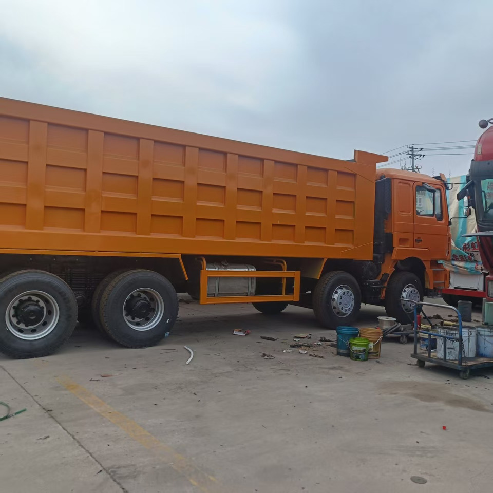 Shacman F3000 8X4 - Sklápač: obrázok 4 Shacman F3000 8X4 - Sklápač: obrázok 4
