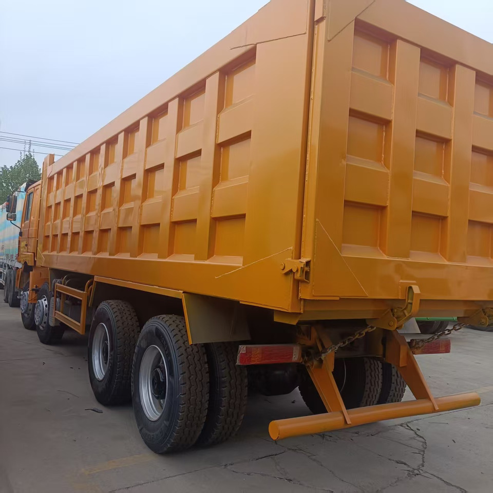 Shacman F3000 8X4 - Sklápač: obrázok 2 Shacman F3000 8X4 - Sklápač: obrázok 2