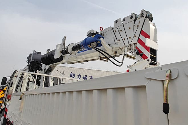 FAW FAW Truck Mounted Crane with Hydraulic Boom for Sale in Kuwait - Auto s hydraulickou rukou: obrázok 2 FAW FAW Truck Mounted Crane with Hydraulic Boom for Sale in Kuwait - Auto s hydraulickou rukou: obrázok 2