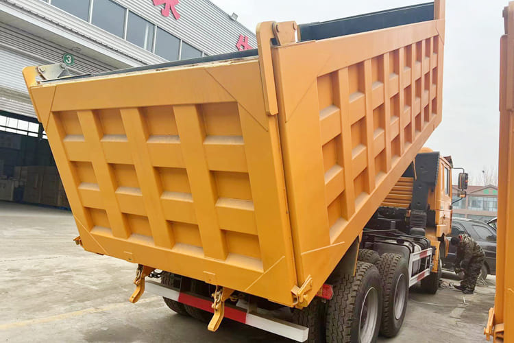SHACMAN Shacman Cargo Truck for Sale in Kenya - Sklápač: obrázok 5 SHACMAN Shacman Cargo Truck for Sale in Kenya - Sklápač: obrázok 5