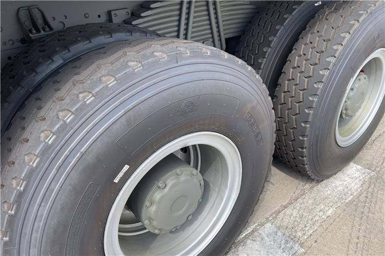 SINOTRUK Howo Dump Truck 6x4 for Sale In Ghana - Sklápač: obrázok 3 SINOTRUK Howo Dump Truck 6x4 for Sale In Ghana - Sklápač: obrázok 3