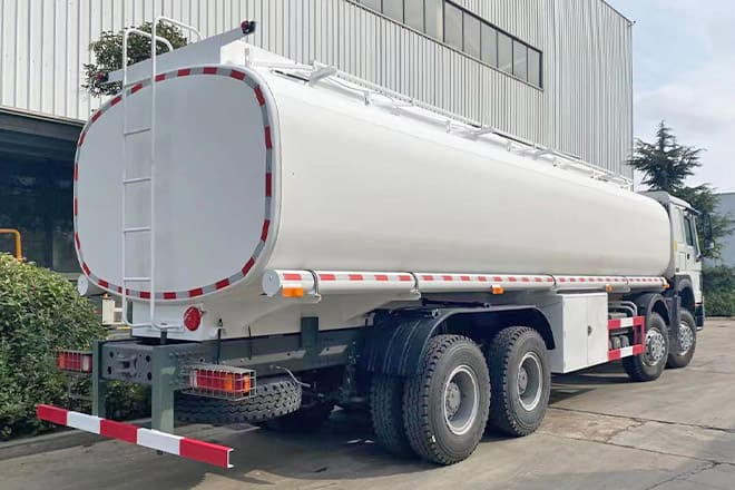SINOTRUK Howo Stainless Steel Fuel Tanks for Trucks for Sale in Paraguay - Cisternové vozidlo: obrázok 2 SINOTRUK Howo Stainless Steel Fuel Tanks for Trucks for Sale in Paraguay - Cisternové vozidlo: obrázok 2
