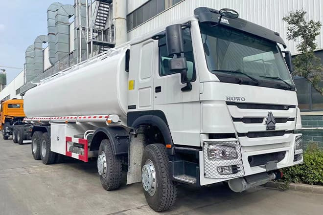 SINOTRUK Howo Stainless Steel Fuel Tanks for Trucks for Sale in Paraguay - Cisternové vozidlo: obrázok 1 SINOTRUK Howo Stainless Steel Fuel Tanks for Trucks for Sale in Paraguay - Cisternové vozidlo: obrázok 1