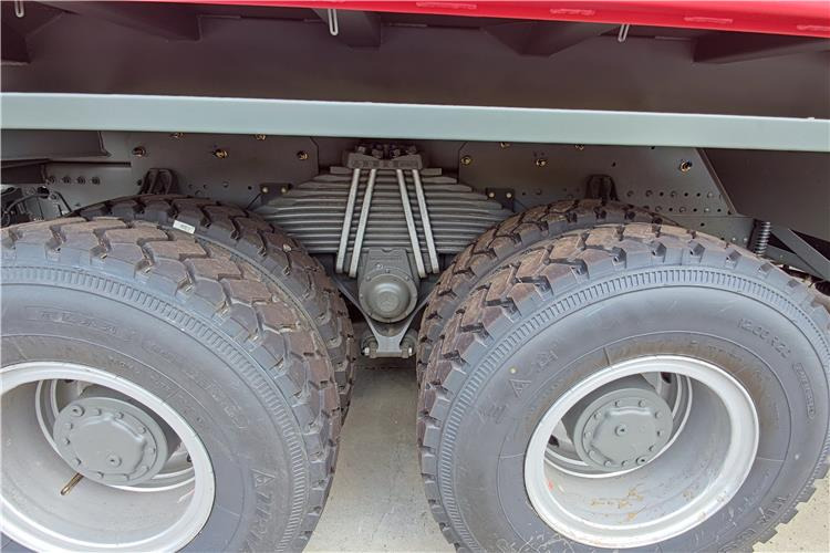 SINOTRUK Used Howo 340 Tipper Truck 6x4 for Sale Price In Senegal - Sklápač: obrázok 4 SINOTRUK Used Howo 340 Tipper Truck 6x4 for Sale Price In Senegal - Sklápač: obrázok 4